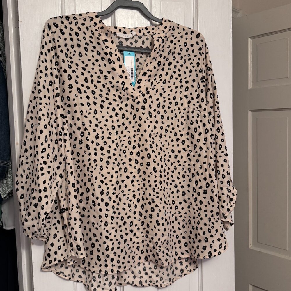 2x, Warren, Split Neck Blouse Cream and Black